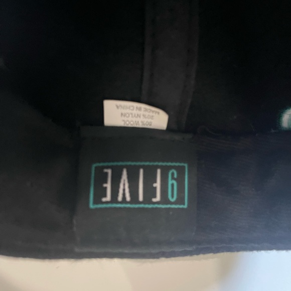 9Five - wool SnapBack - limited drop, like new - Excellent condition - Picture 3 of 4